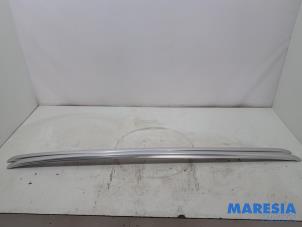 Gebruikte Dakrail set Peugeot 5008 II (M4/MC/MJ/MR) 1.2 12V e-THP PureTech 130 Prijs € 149,99 Margeregeling aangeboden door Maresia Parts