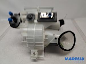 Gebruikte Chaufagebak Peugeot 2008 (CU) 1.2 12V e-THP PureTech 110 Prijs € 149,99 Margeregeling aangeboden door Maresia Parts