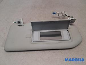 Gebruikte Zonneklep Peugeot 5008 II (M4/MC/MJ/MR) 1.2 12V e-THP PureTech 130 Prijs € 35,00 Margeregeling aangeboden door Maresia Parts