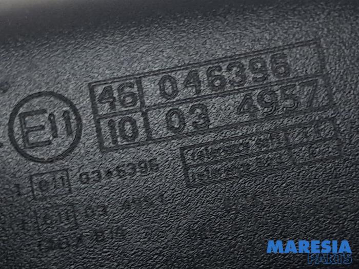 Binnenspiegel van een Peugeot 5008 II (M4/MC/MJ/MR) 1.2 12V e-THP PureTech 130 2020