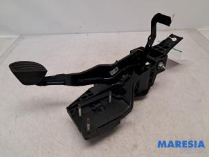 Gebruikte Rempedaal Opel Combo Life/Tour 1.5 CDTI 100 Prijs € 48,39 Inclusief btw aangeboden door Maresia Parts