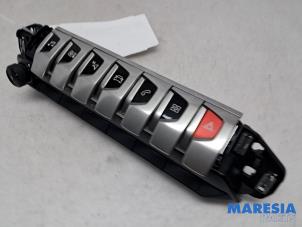 Gebruikte Schakelaar Peugeot 5008 II (M4/MC/MJ/MR) 1.2 12V e-THP PureTech 130 Prijs € 135,00 Margeregeling aangeboden door Maresia Parts