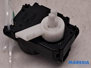 Gebruikte Kachelklep Motor Opel Combo Life/Tour 1.5 CDTI 100 Prijs € 24,20 Inclusief btw aangeboden door Maresia Parts