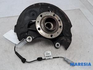 Gebruikte Fusee links-voor Peugeot Partner (EA//EF/EN/EU) 1.5 BlueHDi 75 Prijs € 54,39 Inclusief btw aangeboden door Maresia Parts