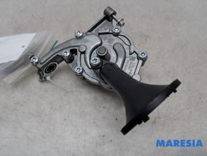 Gebruikte Oliepomp Peugeot 208 I (CA/CC/CK/CL) 1.0 Vti 12V PureTech Prijs € 69,99 Margeregeling aangeboden door Maresia Parts