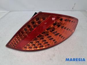 Gebruikte Achterlicht rechts Peugeot 307 CC (3B) 2.0 16V Prijs € 199,00 Margeregeling aangeboden door Maresia Parts