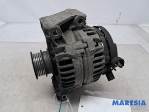 Gebruikte Alternator Opel Zafira (F75) 2.2 16V Prijs € 50,00 Margeregeling aangeboden door Maresia Parts
