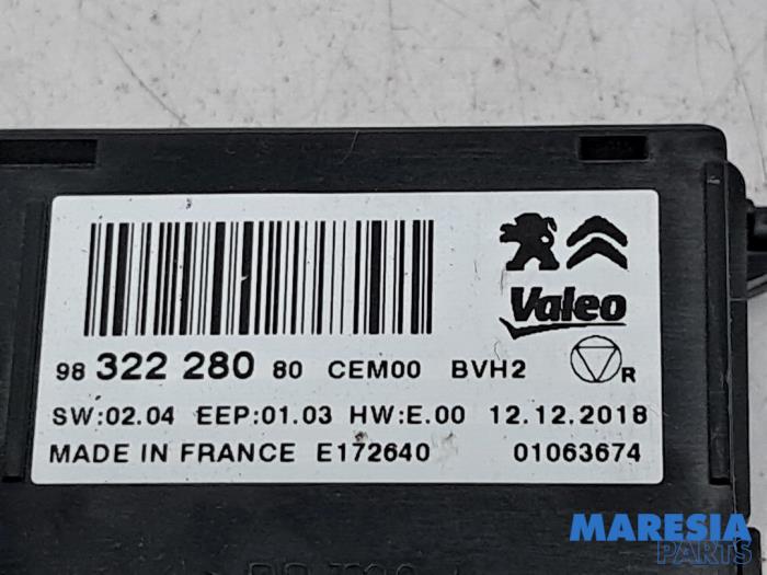 Computer Kachel van een Citroën Jumpy 2.0 Blue HDI 180 2019