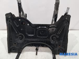 Gebruikte Subframe Opel Vivaro 2.0 CDTI 122 Prijs € 181,44 Inclusief btw aangeboden door Maresia Parts