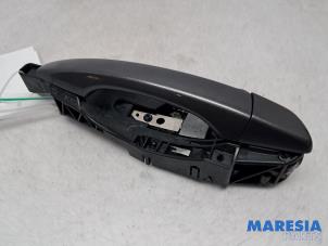 Gebruikte Deurgreep 2Deurs rechts Opel Combo Cargo 1.5 CDTI 100 Prijs € 23,60 Inclusief btw aangeboden door Maresia Parts
