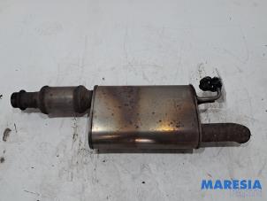 Gebruikte Uitlaat Einddemper Opel Vivaro 2.0 CDTI 122 Prijs € 127,05 Inclusief btw aangeboden door Maresia Parts