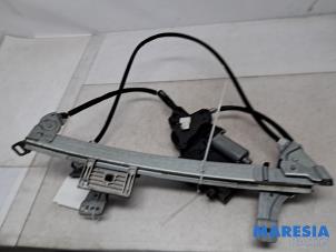 Gebruikte Ruitmechaniek 2Deurs rechts-voor Peugeot 307 CC (3B) 2.0 16V Prijs € 157,50 Margeregeling aangeboden door Maresia Parts