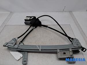 Gebruikte Raammechaniek 2Deurs links-voor Peugeot 307 CC (3B) 2.0 16V Prijs € 157,50 Margeregeling aangeboden door Maresia Parts