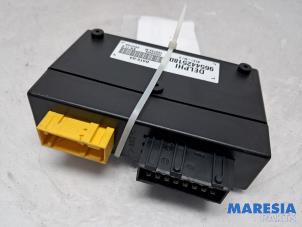 Gebruikte Cabriokap computer Peugeot 307 CC (3B) 2.0 16V Prijs € 105,00 Margeregeling aangeboden door Maresia Parts