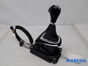 Gebruikte Versnellingspook Renault Clio IV Estate/Grandtour (7R) 1.2 TCE 16V EDC Prijs € 125,00 Margeregeling aangeboden door Maresia Parts