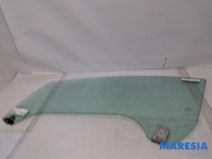 Gebruikte Deurruit 2Deurs links Peugeot 307 CC (3B) 2.0 16V Prijs € 35,00 Margeregeling aangeboden door Maresia Parts