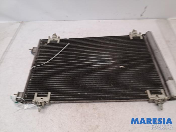 Gebruikte Airco Condensor Peugeot 307 CC (3B) 2.0 16V Prijs € 25,33 Margeregeling aangeboden door Maresia Parts