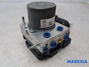 Gebruikte ABS Pomp Opel Vivaro 2.0 CDTI 122 Prijs € 266,19 Inclusief btw aangeboden door Maresia Parts