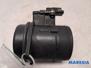 Gebruikte Luchtmassameter Opel Vivaro 2.0 CDTI 122 Prijs € 24,08 Inclusief btw aangeboden door Maresia Parts