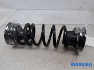 Gebruikte Schroefveer achter Opel Combo Cargo 1.5 CDTI 100 Prijs € 42,35 Inclusief btw aangeboden door Maresia Parts