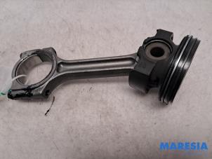 Gebruikte Drijfstang Renault Master III (MA/MB/MC/MD/MH/MF/MG/MH) 2.3 dCi 135 16V FWD Prijs € 152,46 Inclusief btw aangeboden door Maresia Parts