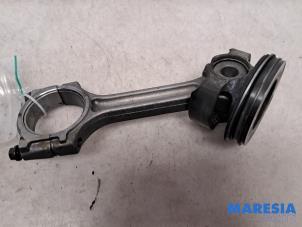 Gebruikte Drijfstang Renault Master III (MA/MB/MC/MD/MH/MF/MG/MH) 2.3 dCi 135 16V FWD Prijs € 152,46 Inclusief btw aangeboden door Maresia Parts