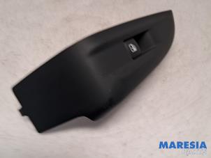 Gebruikte Raam schakelaar elektrisch Alfa Romeo Tonale 1.5 T Hybrid Prijs € 24,99 Margeregeling aangeboden door Maresia Parts