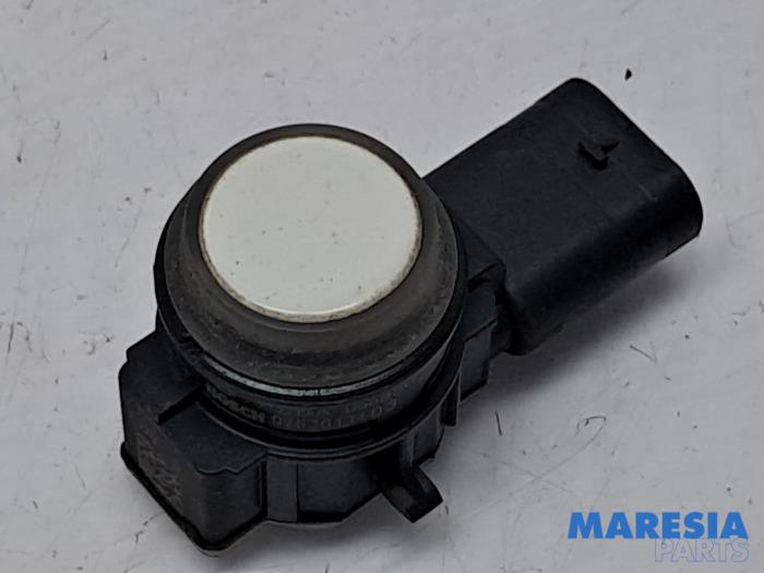 PDC Sensor van een Fiat 500L (199) 0.9 TwinAir Turbo 105 2013