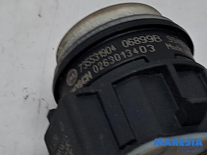 PDC Sensor van een Fiat 500L (199) 0.9 TwinAir Turbo 105 2013