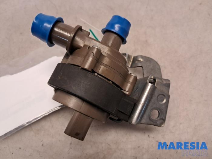 Gebruikte Waterpomp Alfa Romeo Tonale 1.5 T Hybrid Prijs € 125,00 Margeregeling aangeboden door Maresia Parts
