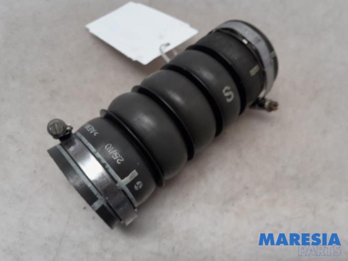 Gebruikte Intercooler Slang Citroen DS3 (SA) 1.6 16V VTS THP 155 Prijs € 25,00 Margeregeling aangeboden door Maresia Parts
