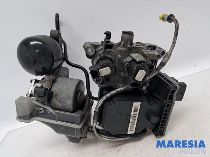 Gebruikte Schakelrobot Peugeot 3008 I (0U/HU) 2.0 HYbrid4 16V Prijs € 899,00 Margeregeling aangeboden door Maresia Parts