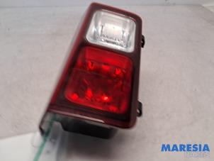 Gebruikte Achterlicht links Renault Trafic (1FL/2FL/3FL/4FL) 1.6 dCi 95 Prijs € 30,25 Inclusief btw aangeboden door Maresia Parts