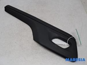 Gebruikte Sierstrip Opel Vivaro 2.0 CDTI 122 Prijs € 30,24 Inclusief btw aangeboden door Maresia Parts