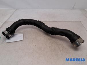 Gebruikte Intercooler Buis Renault Trafic (1FL/2FL/3FL/4FL) 1.6 dCi 95 Prijs € 54,45 Inclusief btw aangeboden door Maresia Parts