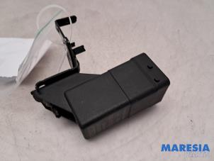 Gebruikte Voorgloei Relais Renault Trafic (1FL/2FL/3FL/4FL) 1.6 dCi 95 Prijs € 18,15 Inclusief btw aangeboden door Maresia Parts