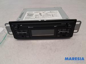 Gebruikte Radio Renault Trafic (1FL/2FL/3FL/4FL) 1.6 dCi 95 Prijs € 121,00 Inclusief btw aangeboden door Maresia Parts