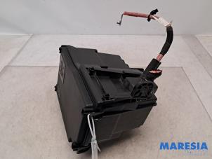 Gebruikte Zekeringkast Renault Trafic (1FL/2FL/3FL/4FL) 1.6 dCi 95 Prijs € 90,75 Inclusief btw aangeboden door Maresia Parts