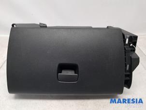 Gebruikte Dashboardkastje Renault Trafic (1FL/2FL/3FL/4FL) 1.6 dCi 95 Prijs € 48,40 Inclusief btw aangeboden door Maresia Parts