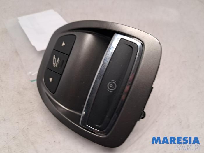 Gebruikte Schakelaar handrem Citroen C5 III Berline (RD) 2.0 16V Prijs € 50,00 Margeregeling aangeboden door Maresia Parts