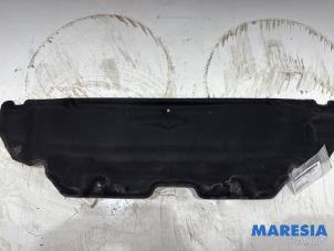 Gebruikte Motorkap Isolatie Renault Trafic (1FL/2FL/3FL/4FL) 2.0 dCi 16V 145 Prijs € 78,65 Inclusief btw aangeboden door Maresia Parts