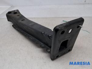 Gebruikte Frontdeel steun Fiat 500 (312) 0.9 TwinAir 80 Prijs € 25,00 Margeregeling aangeboden door Maresia Parts