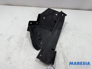 Gebruikte Modderkuip Renault Trafic (1FL/2FL/3FL/4FL) 2.0 dCi 16V 145 Prijs € 30,25 Inclusief btw aangeboden door Maresia Parts