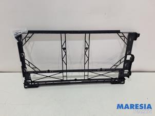 Gebruikte Steun (diversen) Renault Trafic (1FL/2FL/3FL/4FL) 2.0 dCi 16V 145 Prijs € 30,25 Inclusief btw aangeboden door Maresia Parts