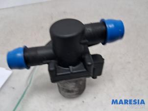 Gebruikte Waterpomp Renault Trafic (1FL/2FL/3FL/4FL) 2.0 dCi 16V 145 Prijs € 42,35 Inclusief btw aangeboden door Maresia Parts