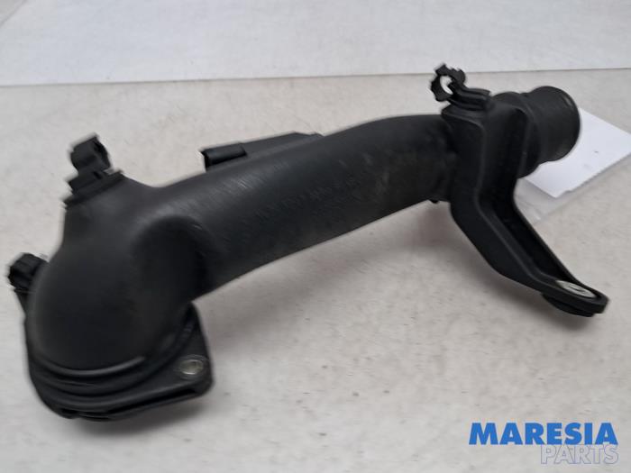 Gebruikte Intercooler Buis Fiat Panda (312) 0.9 TwinAir Turbo 85 Prijs € 40,00 Margeregeling aangeboden door Maresia Parts