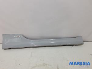 Gebruikte Sideskirt rechts Fiat 500 (312) Electric Prijs € 168,19 Inclusief btw aangeboden door Maresia Parts