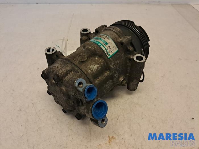 Gebruikte Aircopomp Renault Kangoo (KC) 1.2 16V Prijs € 60,00 Margeregeling aangeboden door Maresia Parts