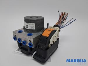 Gebruikte ABS Pomp Peugeot 308 (L3/L8/LB/LH/LP) 1.2 12V e-THP PureTech 130 Prijs € 262,50 Margeregeling aangeboden door Maresia Parts