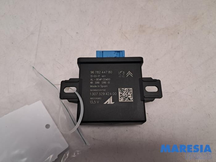Gebruikte Module Verlichting Peugeot 308 (L3/L8/LB/LH/LP) 1.2 12V e-THP PureTech 130 Prijs € 50,00 Margeregeling aangeboden door Maresia Parts